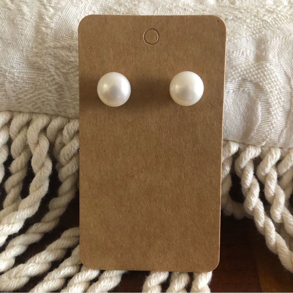 Vintage 80s white pearl pierced earrings